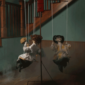 Ghostly Go Round with 3 Dolls Decoration